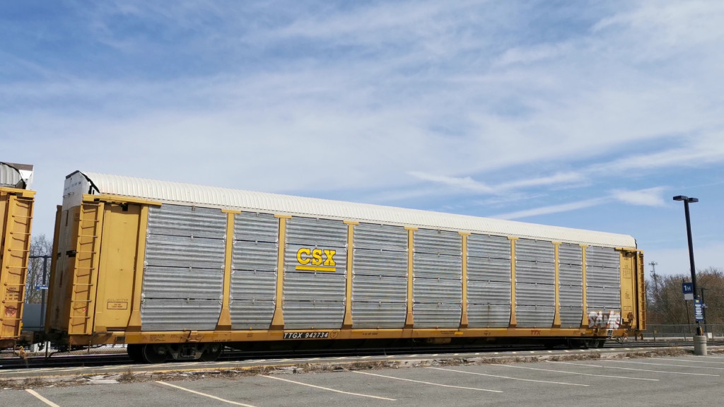 CSX B5922 (Body) TTGX 942734 (Flat)